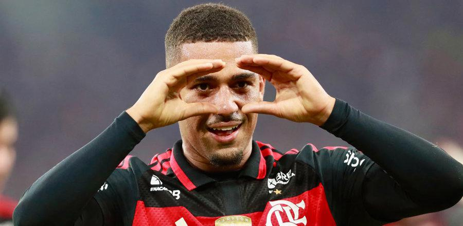 Flamengo vence o Cruzeiro no Maracanã e avança às quartas de final da Libertadores