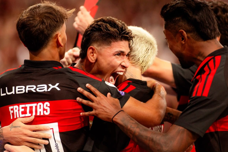 Flamengo vence Fla-Flu e mantém liderança; Vasco empata e Botafogo ainda joga na rodada