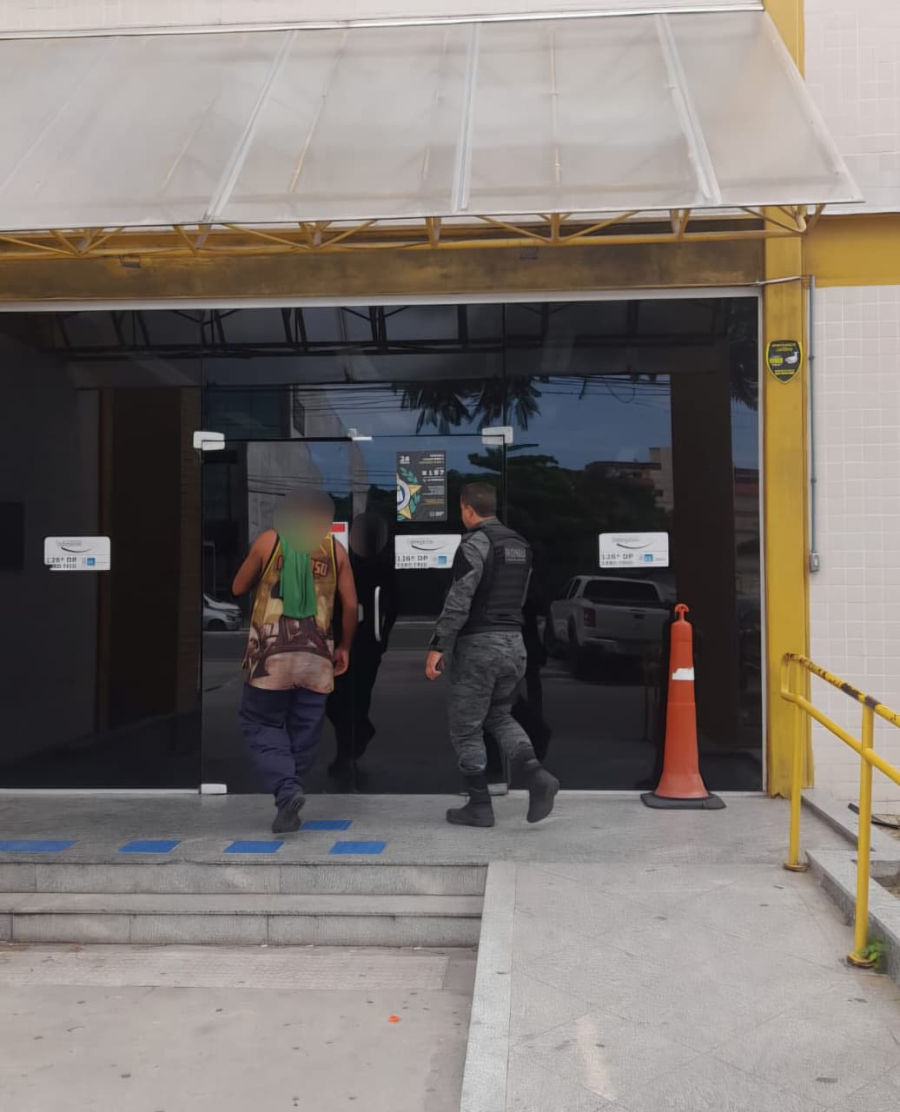 Guarda Municipal de Arraial do Cabo prende agressor na Praia Grande